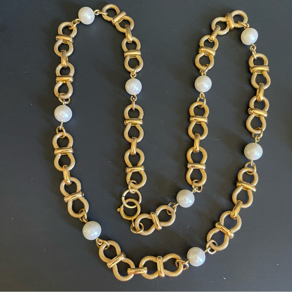 Vintage Gold & faux pearlChain Necklace